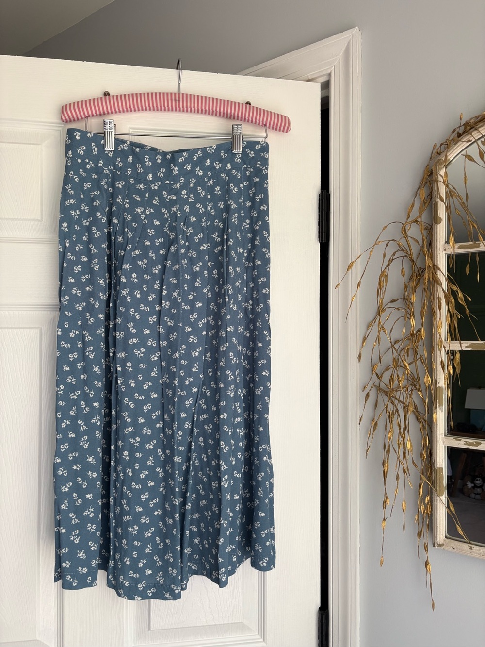Sezane Alicia Blue Floral Midi Skirt Size 38 Fits 4/6 - Picture 2 of 2
